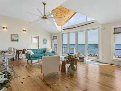 907 Bay Tree Beach Rd