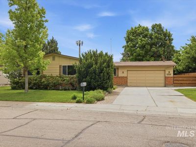 8315 W Valley View Dr
