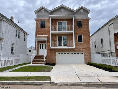 44 Ivy St