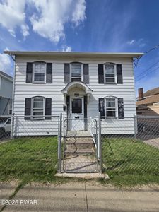 733 Main St
