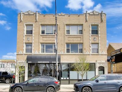 3839 N Western Ave Unit 202