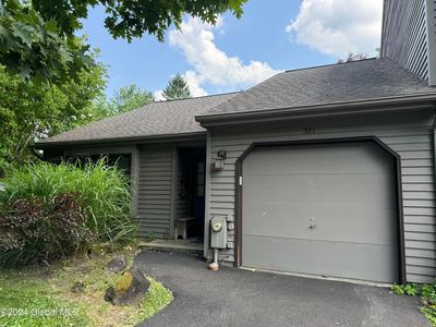 Property at 521 Townwood Drive, Guilderland, NY