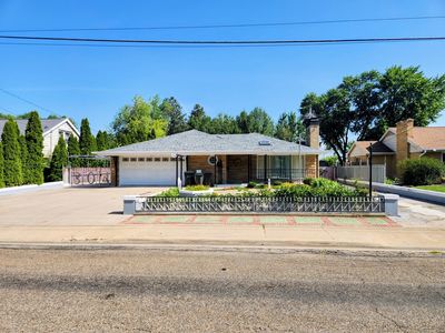 304 W Miller Rd