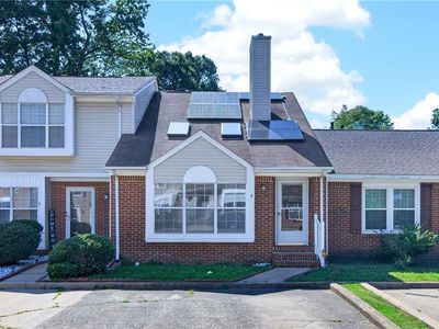 4 Chinaberry Pl