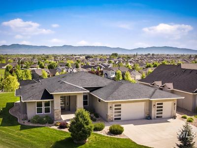 2000 E Lodge Trail Dr
