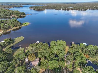 Property at 758 W Lakeshore Dr, Benton, LA