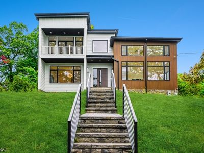 6 Cambridge Dr