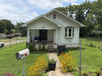 900 W Emerald Ave