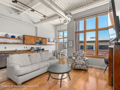 231 Robinson St Unit 310
