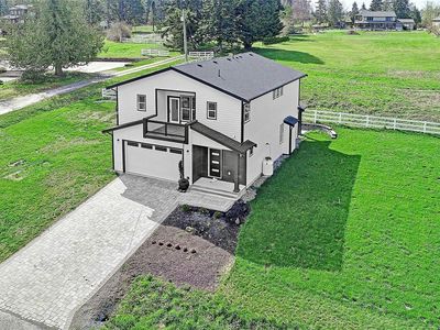 1458 Larkspur Lane