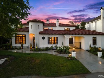 24 Hawthorne Ln