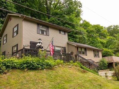 9248 Lakewood Dr NE