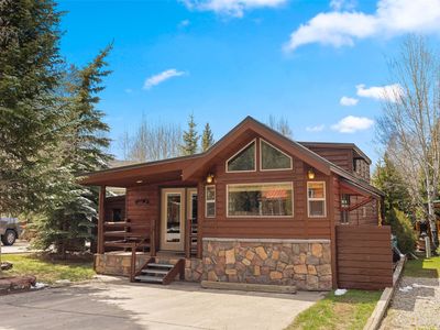 85 Revett Dr #220
