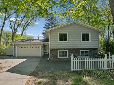 75 Pleasant Ln E