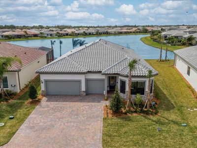 818 SE Courances Dr