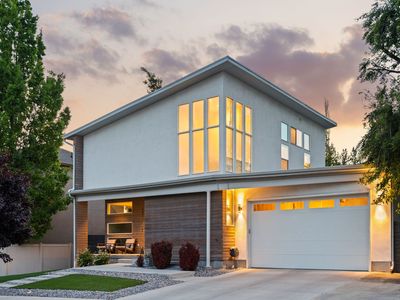 823 E Grand Cayman Dr