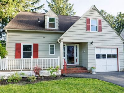 634 Mertens Ave