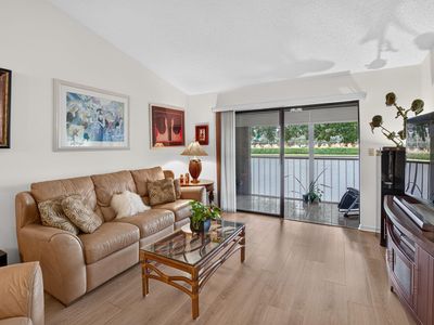 15301 PEMBRIDGE Avenue #61