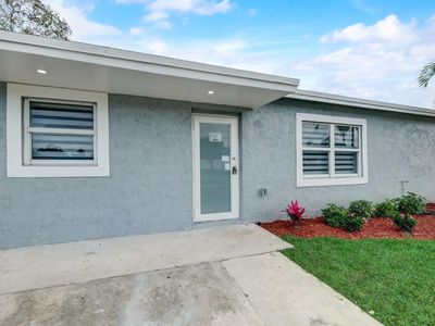 520 SW 13TH Place