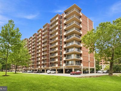 1300 Army Navy Dr APT 102