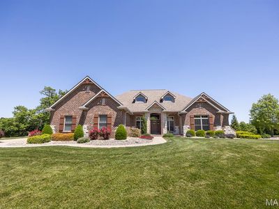 1916 Windcrest Dr
