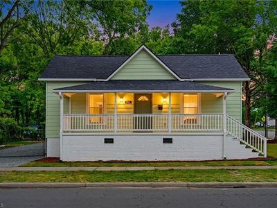 702 Maple Ave