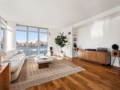 2 Northside Piers APT 8A