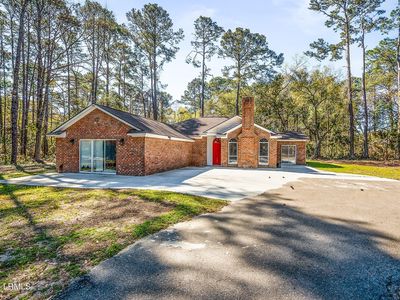 1 Royal Pines Boulevard