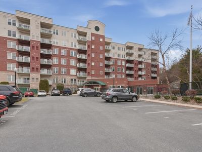 36 Village Rd APT 613