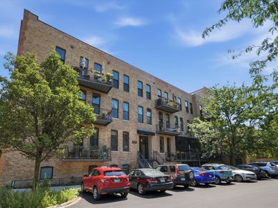 3133 N Lakewood Ave APT 3G