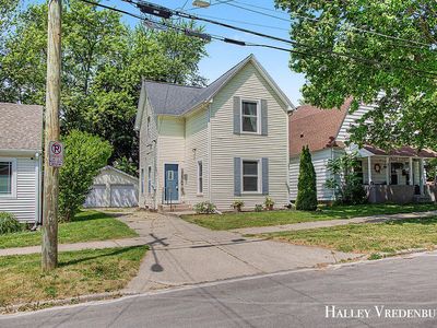 1323 Ashland Ave NE