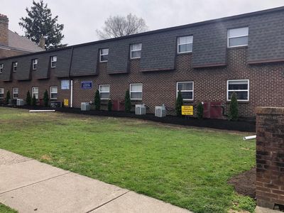 65 E 18th Ave