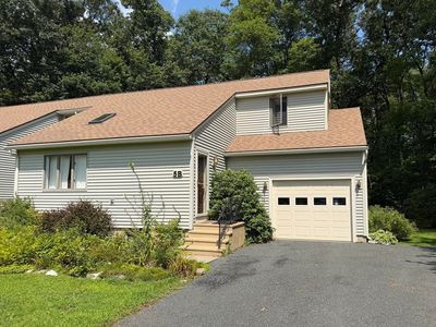 5 Meadow Oak Ln #B