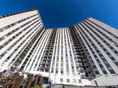 100 Manhattan Ave APT 1716