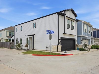Property at 614 Pelican Dr, Kemah, TX