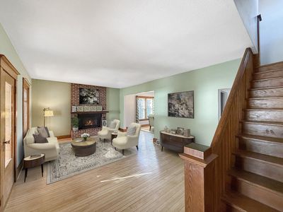 135 E Snelling Ave