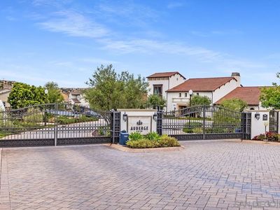 8169 Auberge Cir