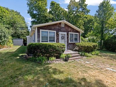 27 Theatre Colony Way