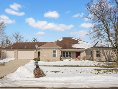 2202 W Peartree Ct
