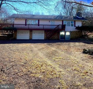 68 Lakeview Dr