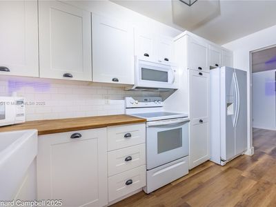 161 NE 10th Ave APT 15A