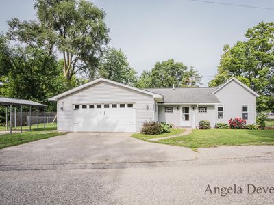 280 W Lake St