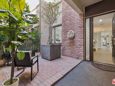 141 S Linden Dr APT 104