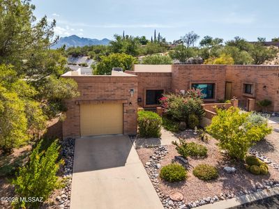 8430 N Breezewood Pl