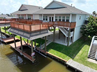 18 Edgewater