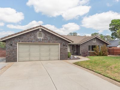 390 Woodhill Dr