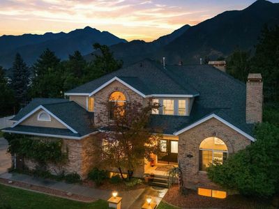 5 Quietwood Ln