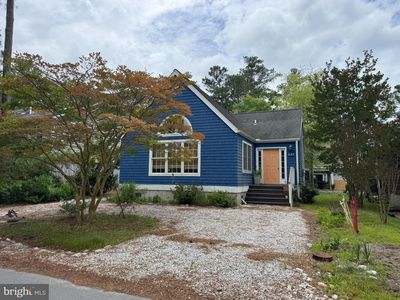 647 Evans Ave