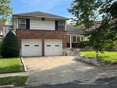 22244 Garland Dr