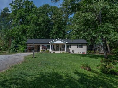 206 Live Oak Way